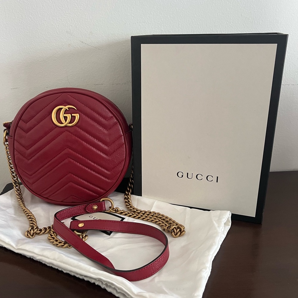 GUCCI GG Marmont Mini Round Shoulder Bag